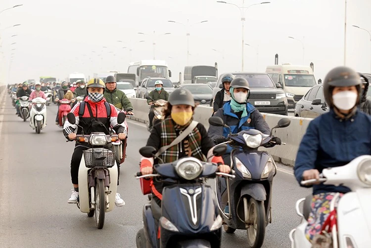 Khu vực Bắc Bộ có mưa vài nơi, sáng sớm xuất hiện sương mù và sương mù nhẹ rải rác.