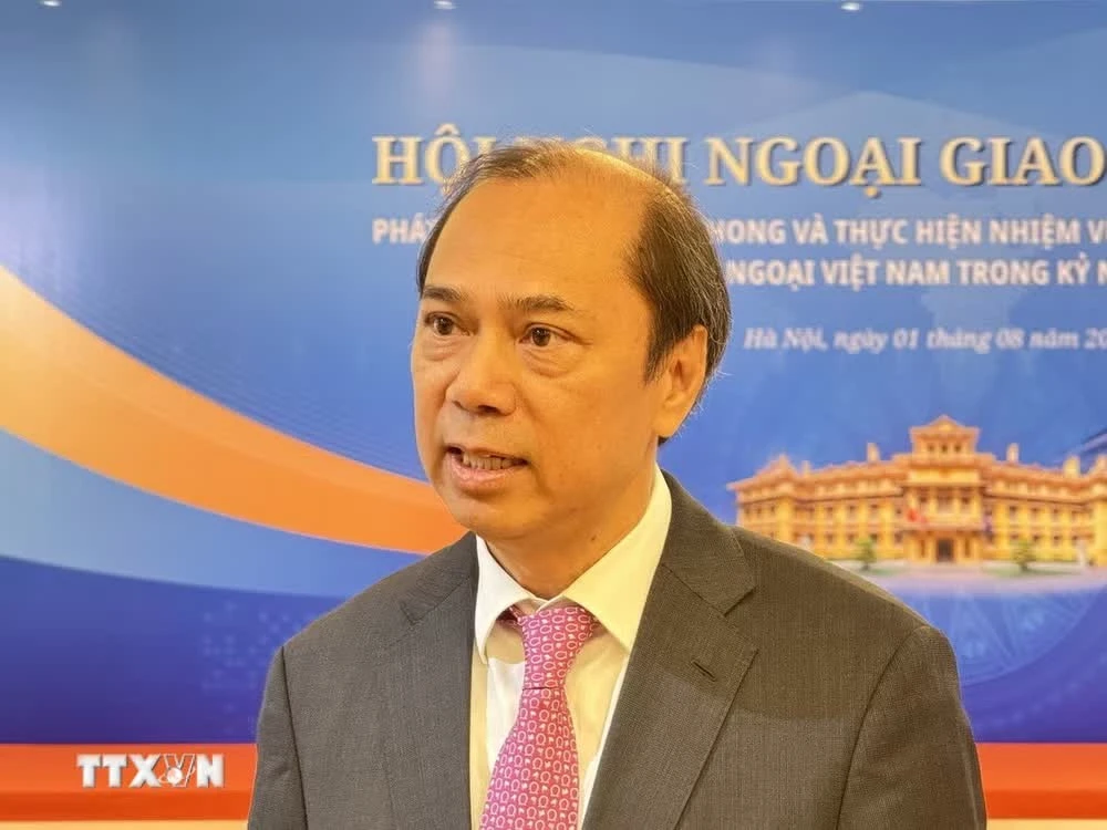 Đại sứ Việt Nam tại Hoa Kỳ, Nguyễn Quốc Dũng trả lời phỏng vấn. (Ảnh: Hải Ngọc/TTXVN)