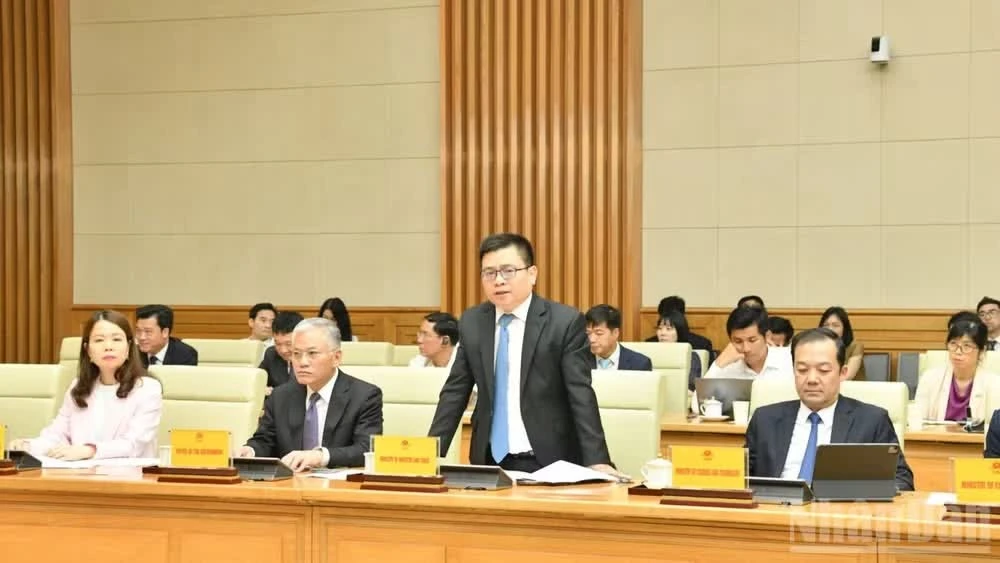 Đại diện lãnh đạo các bộ, ngành Việt Nam giải đáp các kiến nghị của phía doanh nghiệp Hoa Kỳ.