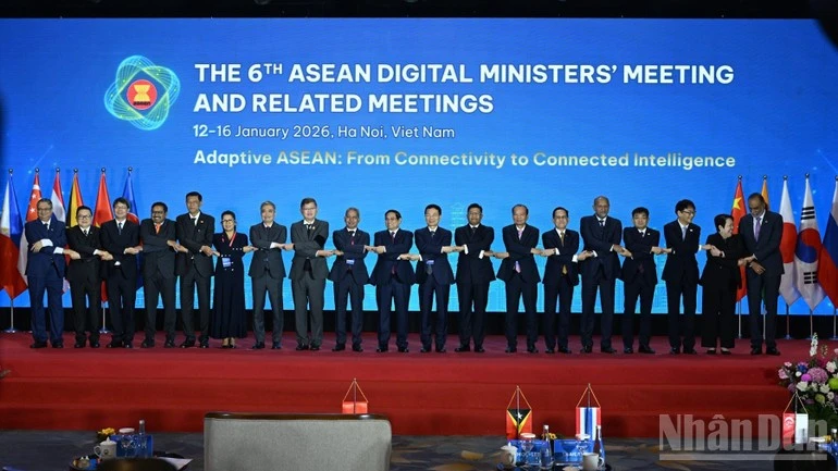 Thủ tướng Phạm Minh Chính và các quan chức quốc tế tham dự hội nghị.