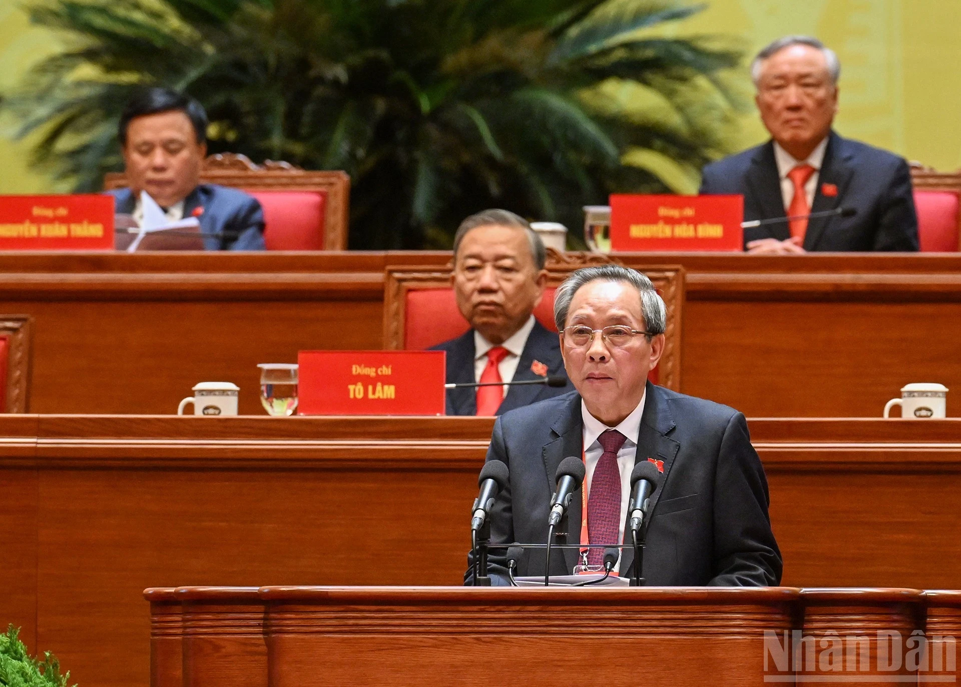 Phó Trưởng Ban thường trực Ban Tổ chức Trung ương Hoàng Đăng Quang phát biểu tại phiên làm việc.