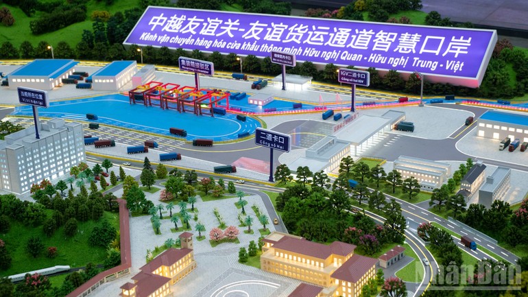 Mô hình luồng vận chuyển hàng hóa thông minh tại cửa khẩu Hữu Nghị Quan, thành phố Bằng Tường, Quảng Tây, Trung Quốc.