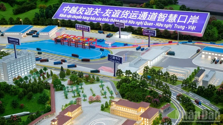 Mô hình luồng vận chuyển hàng hóa thông minh tại cửa khẩu Hữu Nghị Quan, thành phố Bằng Tường, Quảng Tây, Trung Quốc.