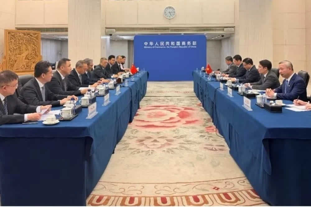 Tại buổi hội đàm, hai Bộ trưởng cùng điểm lại tình hình hợp tác kinh tế thương mại hai nước thời gian qua và thống nhất các nội dung hợp tác sắp tới.