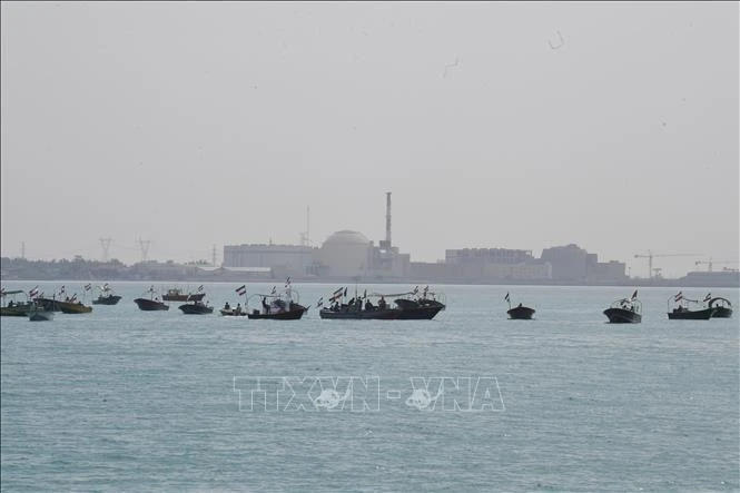 Tàu của Lực lượng Vệ binh Cách mạng Hồi giáo Iran (IRGC) tại một lễ kỷ niệm ở Vịnh Persian.