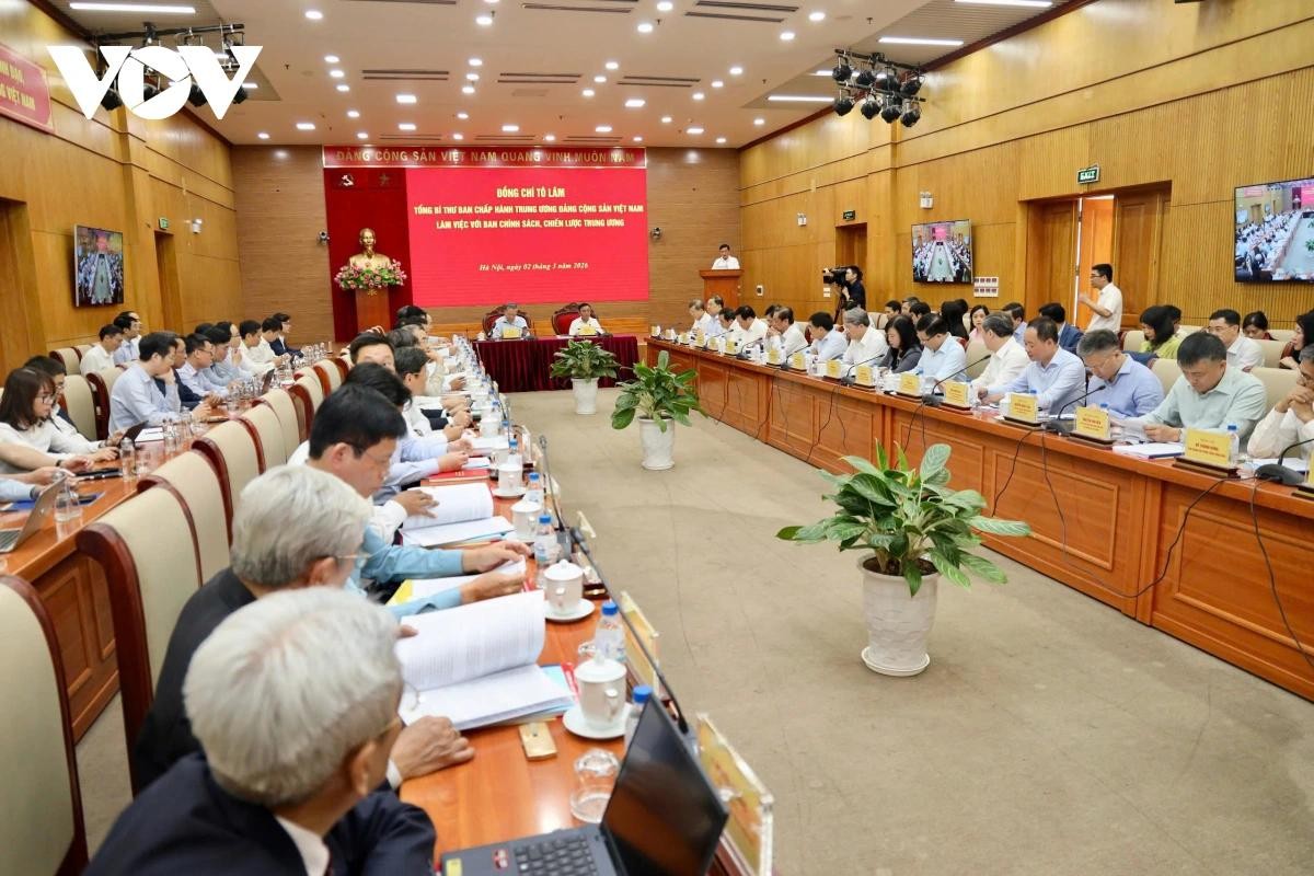 Toàn cảnh buổi làm việc.