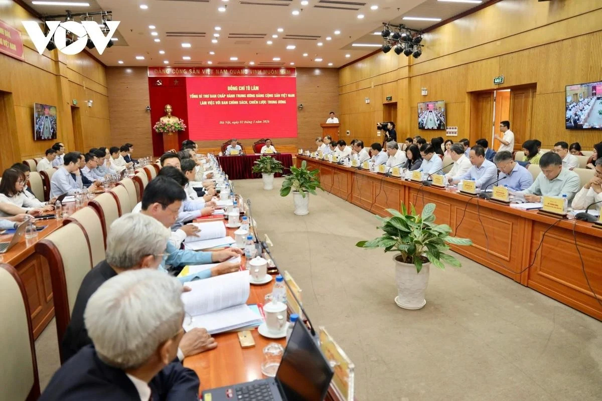 Toàn cảnh buổi làm việc.