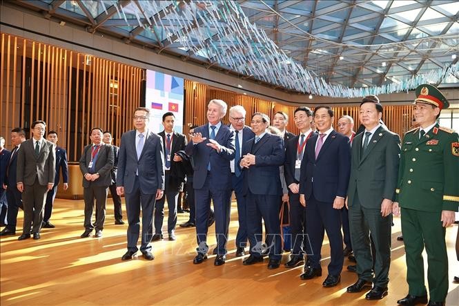 Thủ tướng Phạm Minh Chính đến thăm và làm việc với lãnh đạo Tập đoàn Novatek.