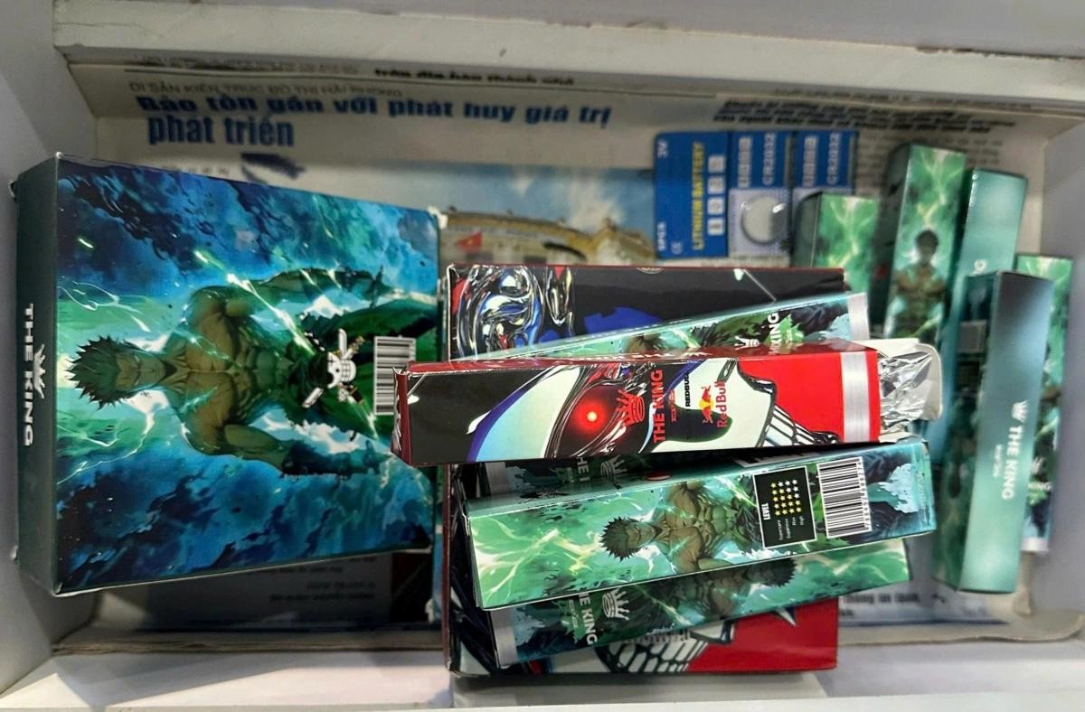 Thuốc lá điện tử có pha dung dịch ma túy bị thu giữ.