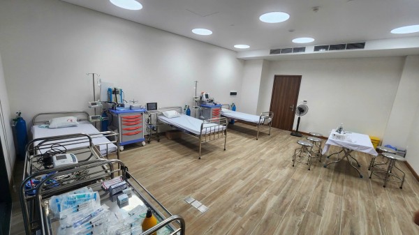 Giường bệnh sơ cấp cứu.