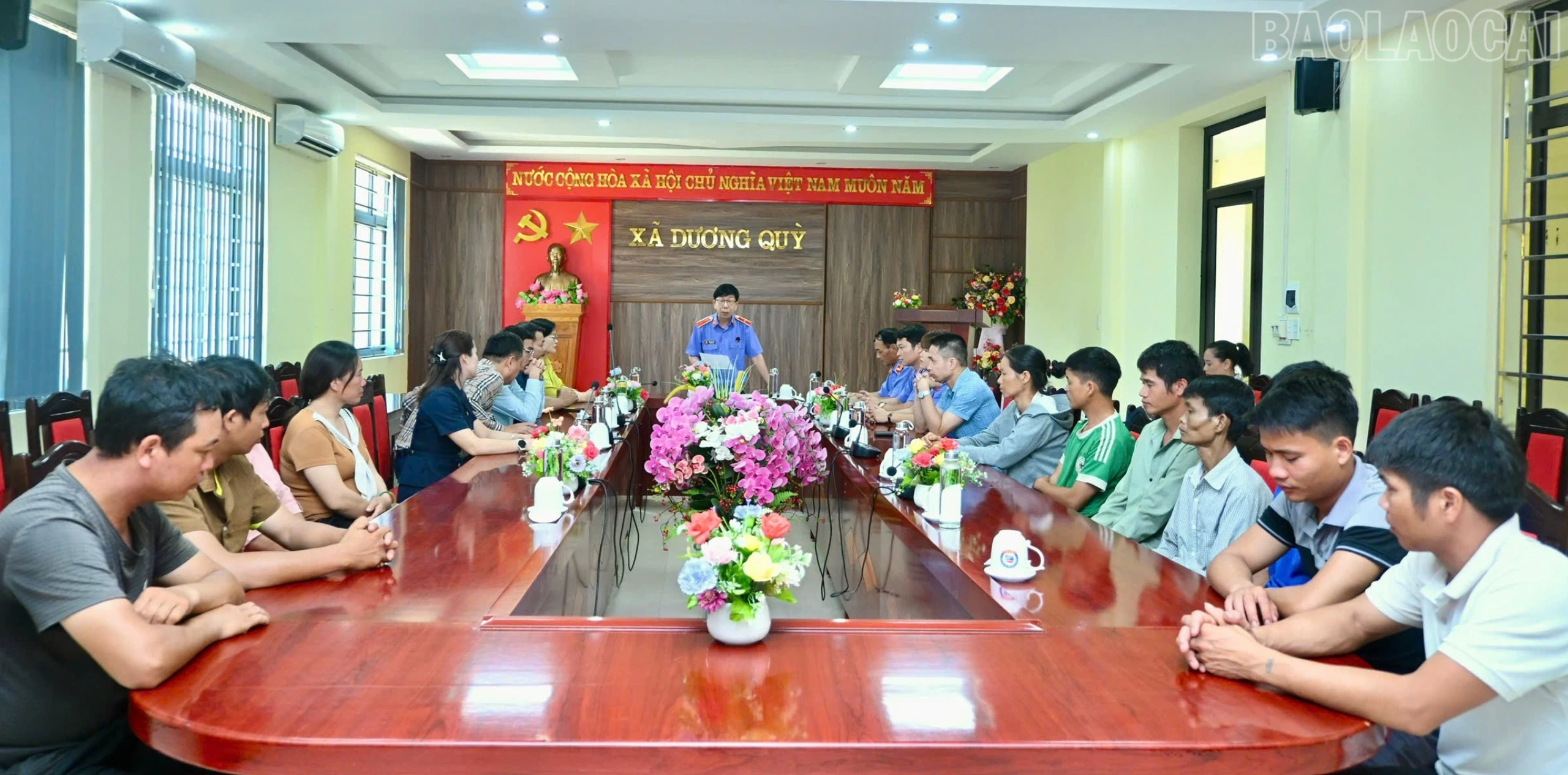 baolaocai-tr_quang-canh-buoi-lam-viec-2209.jpg