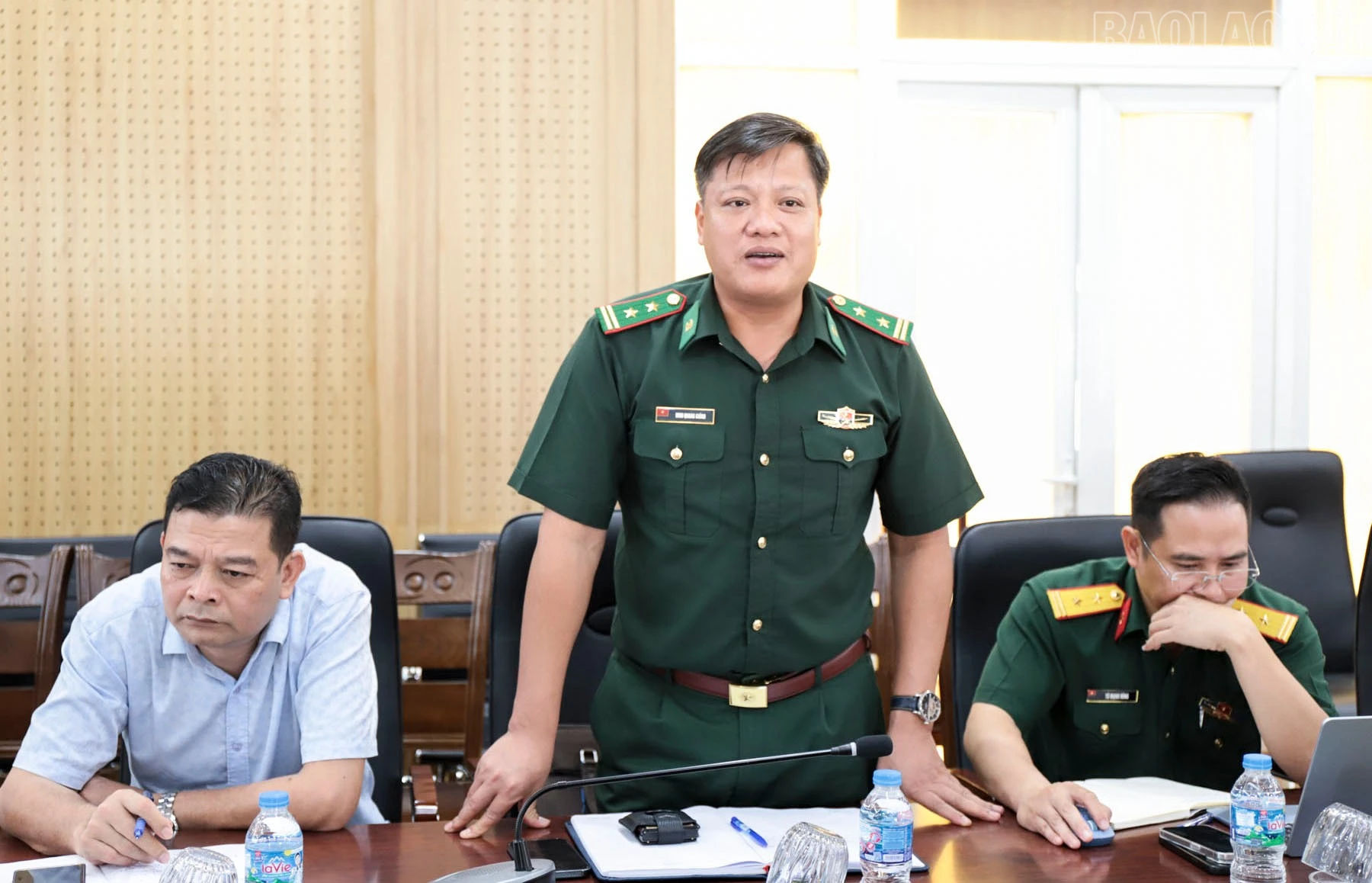 baolaocai-tr_dai-bieu-tham-gia-thao-luan-1.jpg
