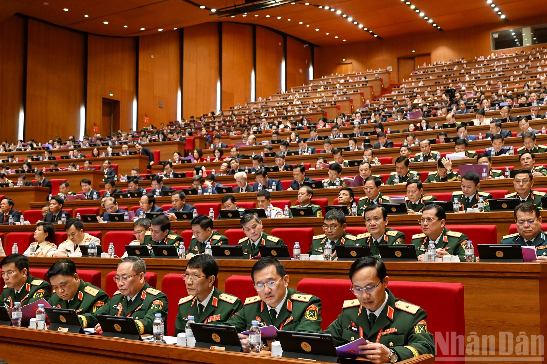 Các đại biểu Đoàn Đảng bộ Quân đội tại phiên làm việc.