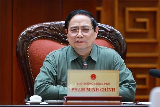 Thủ tướng Phạm Minh Chính chủ trì họp về công tác khắc phục hư hỏng công trình cầu sông Lô thuộc địa bàn xã Đoan Hùng, tỉnh Phú Thọ.