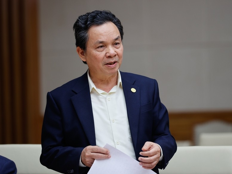 GS.TS Hoàng Văn Cường phát biểu.