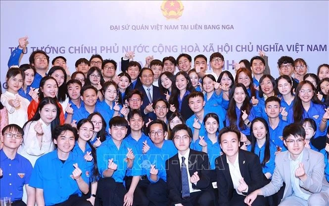 Thủ tướng Phạm Minh Chính với thanh niên, sinh viên Việt Nam đang học tập và nghiên cứu tại Liên bang Nga.