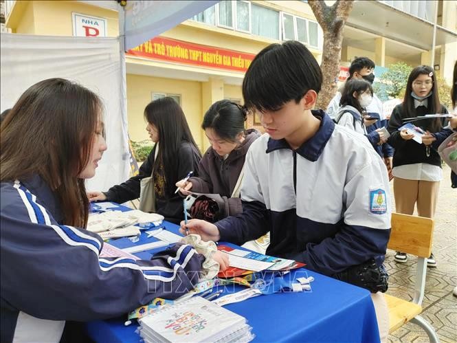 Nhiều học sinh đã nhận thức được tầm quan trọng của việc lựa chọn nghề nghiệp cho tương lai qua hoạt động hướng nghiệp.