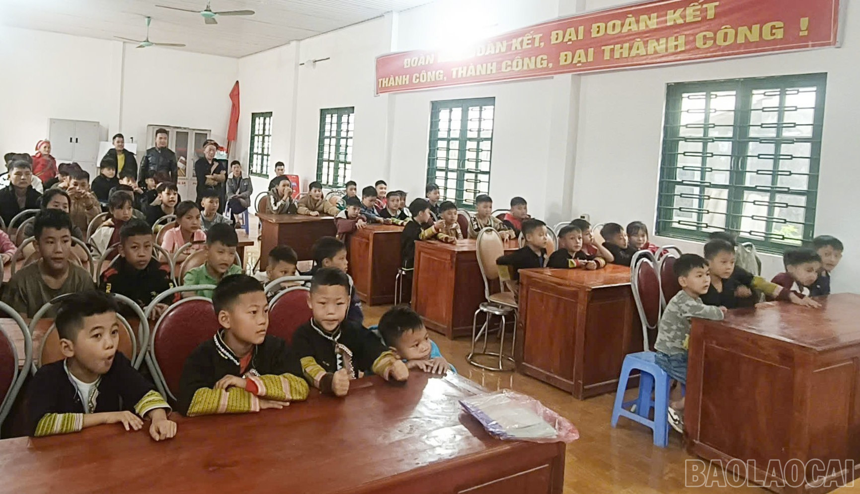 baolaocai-br_7-hoc-vien-cham-chu.jpg