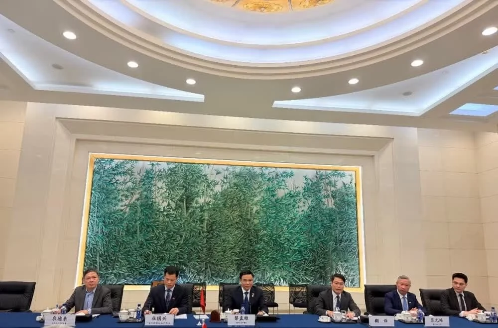 Bộ trưởng Bộ Công Thương đề nghị phía Trung Quốc tăng cường nhập khẩu hàng hóa Việt Nam, mở rộng danh mục các mặt hàng được hưởng ưu đãi thuế quan và mở cửa thị trường.