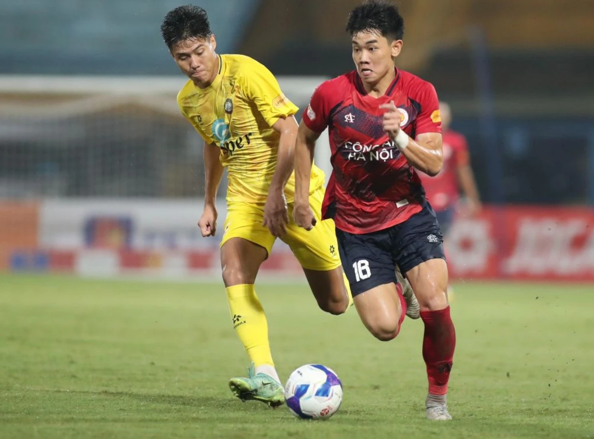 Trận đá bù vòng 10 giữa Thanh Hóa và Công an Hà Nội rất được chờ đợi.