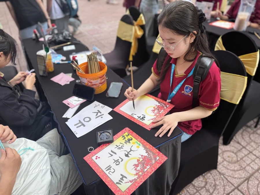 Ngồi lâu không vận động sẽ dẫn tới nhiều hệ luỵ.