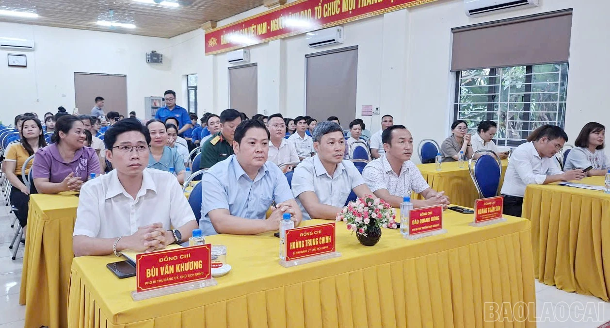 baolaocai-br_cac-dong-chi-lanh-dao-xa-du-buoi-gap-mat-6893.jpg