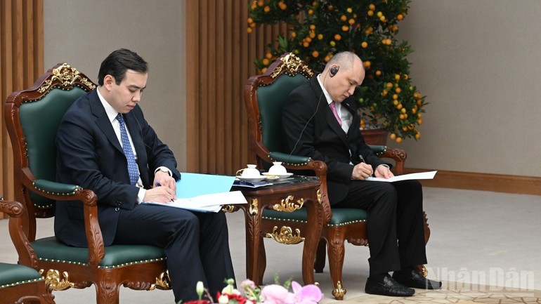 Các thành viên đoàn Hội đồng Ủy ban Kinh tế Á - Âu (EAEU) tham dự buổi tiếp.