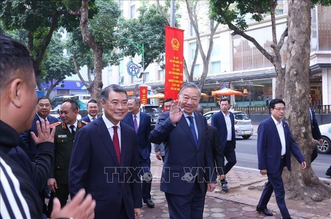 Tổng Bí thư Tô Lâm bỏ phiếu bầu cử tại phường Ba Đình, Hà Nội ảnh 1