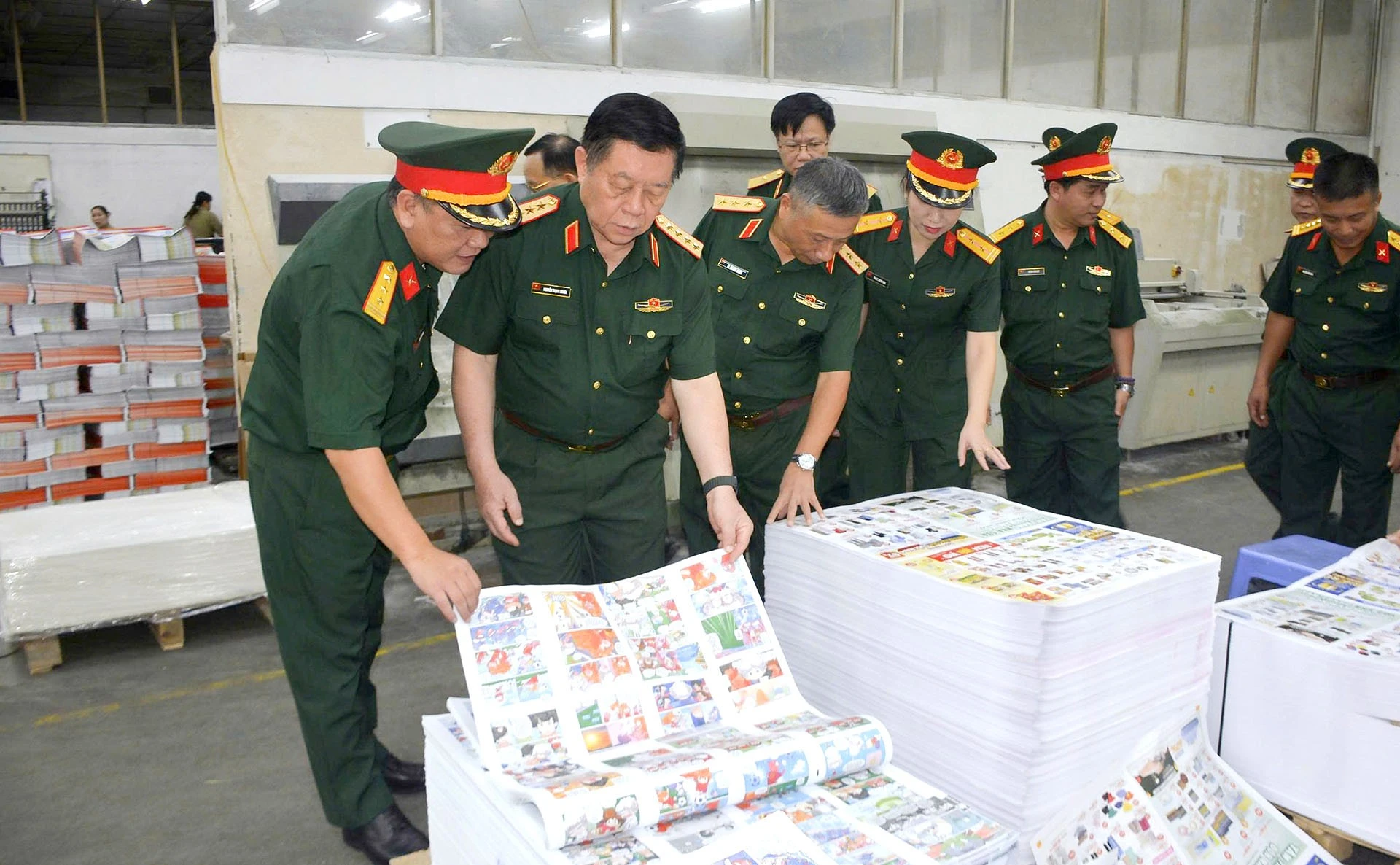 Đại tướng Nguyễn Trọng Nghĩa, Ủy viên Bộ Chính trị, Bí thư Trung ương Đảng, Ủy viên Thường vụ Quân ủy Trung ương, Chủ nhiệm Tổng cục Chính trị thăm, kiểm tra các cơ quan, đơn vị thuộc Tổng cục Chính trị tại TP Hồ Chí Minh.