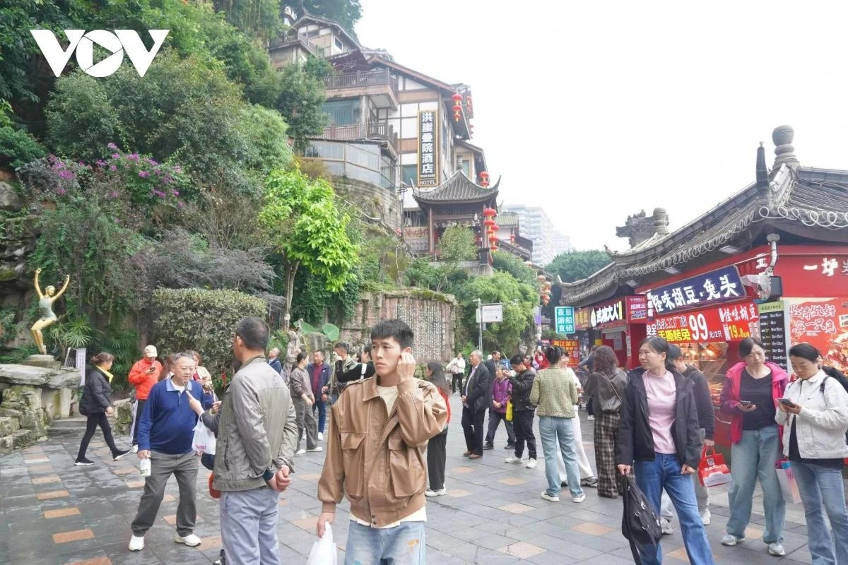 Nhiều du khách lựa chọn Trùng Khánh là điểm đến trong hành trình "du lịch Boomerang".