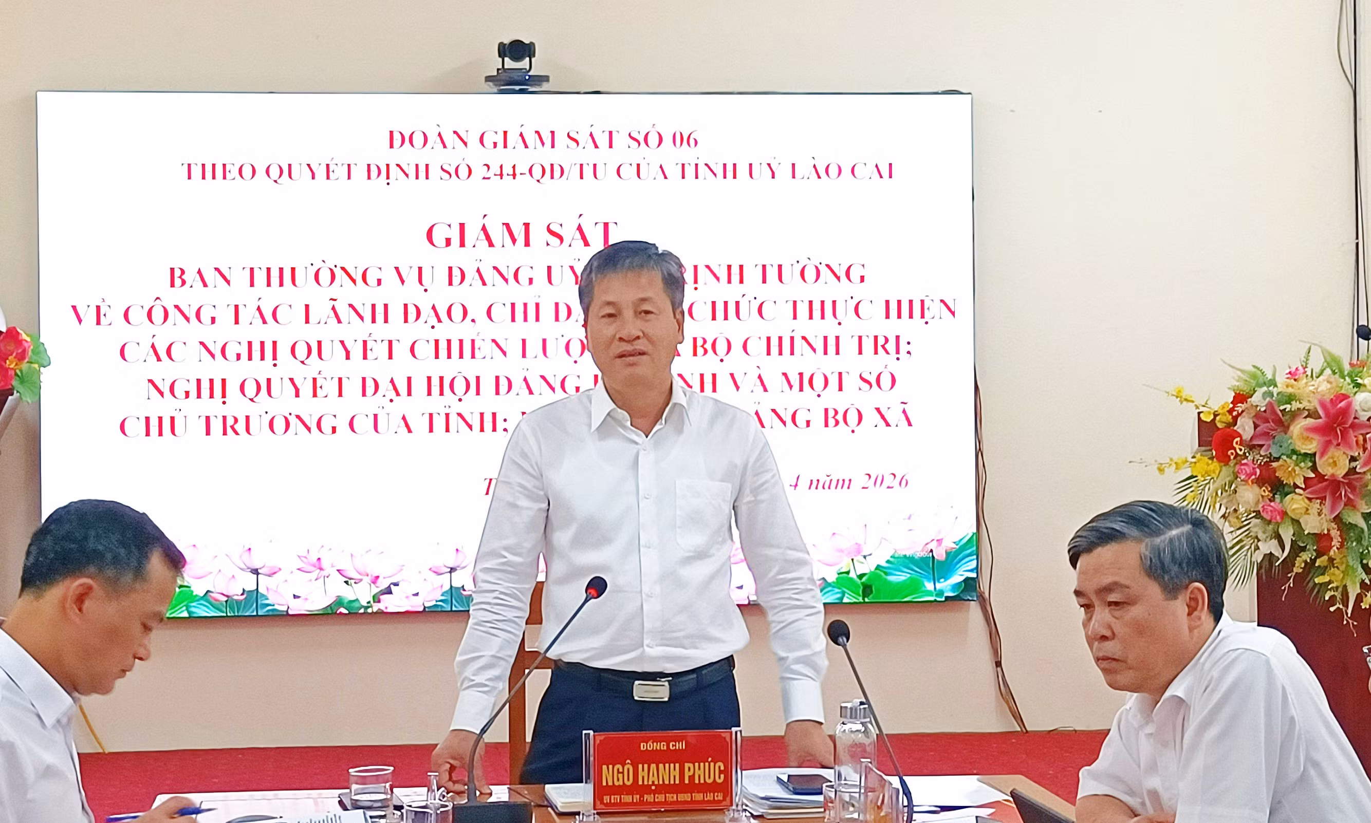 Đồng chí Ngô Hạnh Phúc phát biểu kết luận buổi làm việc tại xã Trịnh Tường.