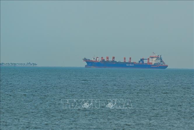 Tàu thương mại thả neo ngoài khơi Dubai, Các tiểu vương quốc Arab thống nhất, do gián đoạn hoạt động vận tải ở eo biển Hormuz, ngày 2/3/2026.