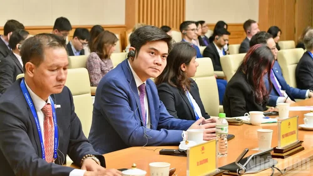 Đại diện các doanh nghiệp cấp cao của Hội đồng Kinh doanh Hoa Kỳ - ASEAN (USABC) tham dự buổi làm việc.