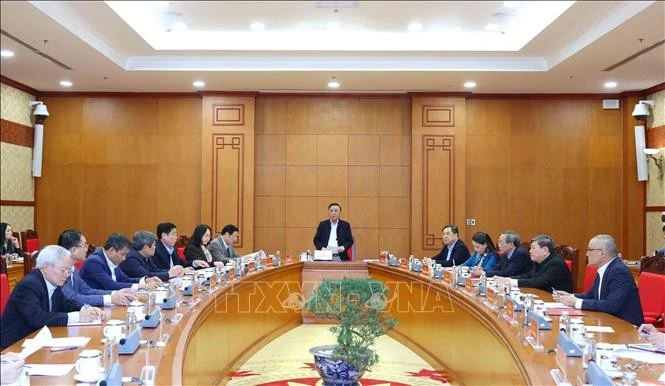 Quang cảnh buổi làm việc.