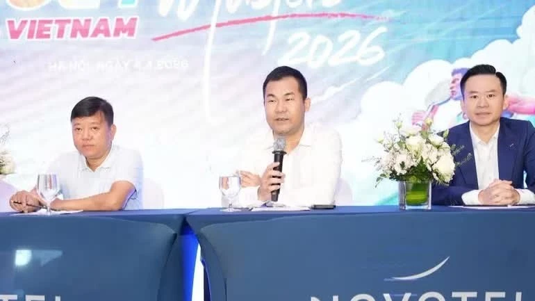 Ban tổ chức Giải đấu trả lời báo chí.