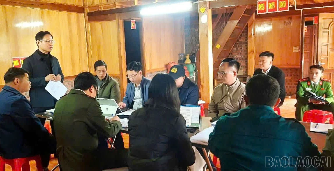baolaocai-br_doan-cong-tac-cua-ubnd-xa-ta-van-da-co-buoi-lam-viec-voi-doanh-nghiep-va-cac-ho-dan-nui-ca-long-tren-ho-seo-my-ty-nham-giai-quyet-dut-diem-tinh-trang-o-nhiem-moi-triowngf-do-nuoi-ca-long-gay-ra-1.jpg