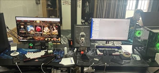 Tang vật các đối tượng sử dụng cho mục đích tổ chức đánh bạc và đánh bạc bằng hình thức game online.