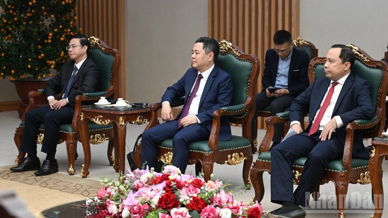 Đại diện lãnh đạo một số bộ, ngành Việt Nam tham dự buổi tiếp.