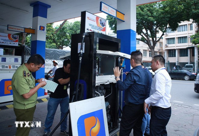 Một điểm bán xăng dầu của Petrolimex.