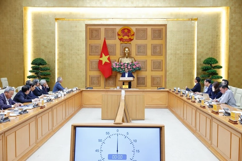 Thủ tướng nhấn mạnh, cần đánh giá đúng bản chất các diễn biến hiện nay trên thế giới, tác động tới những vấn đề lớn, từ đó, nắm chắc diễn biến tình hình, phản ứng chính sách chủ động, linh hoạt, kịp thời, hiệu quả.