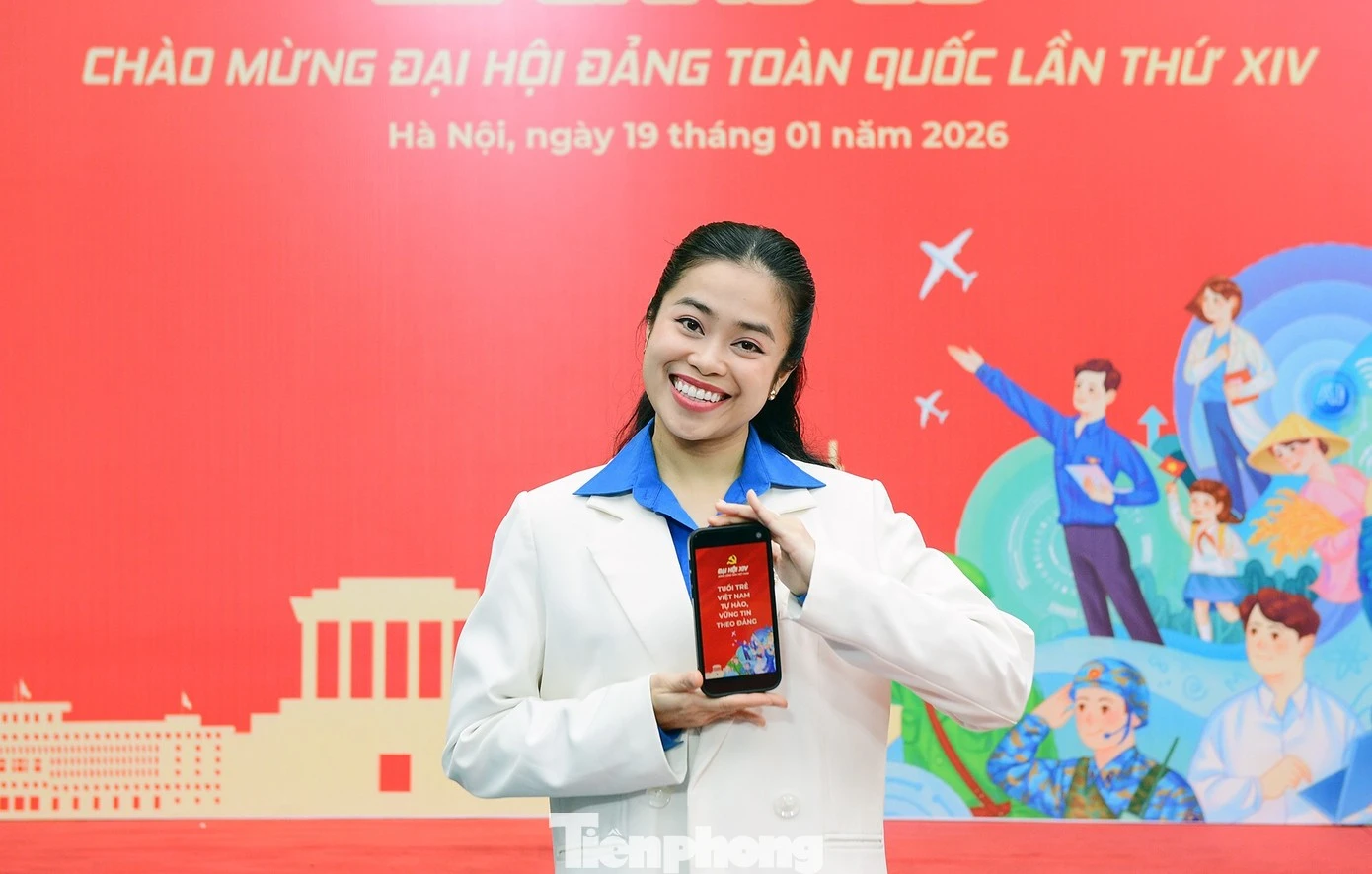 Nữ nghệ sĩ Hoàng Hồng Ngọc hưởng ứng chiến dịch truyền thông tuổi trẻ hướng về Đại hội Đảng toàn quốc lần thứ XIV do T.Ư Đoàn phát động.