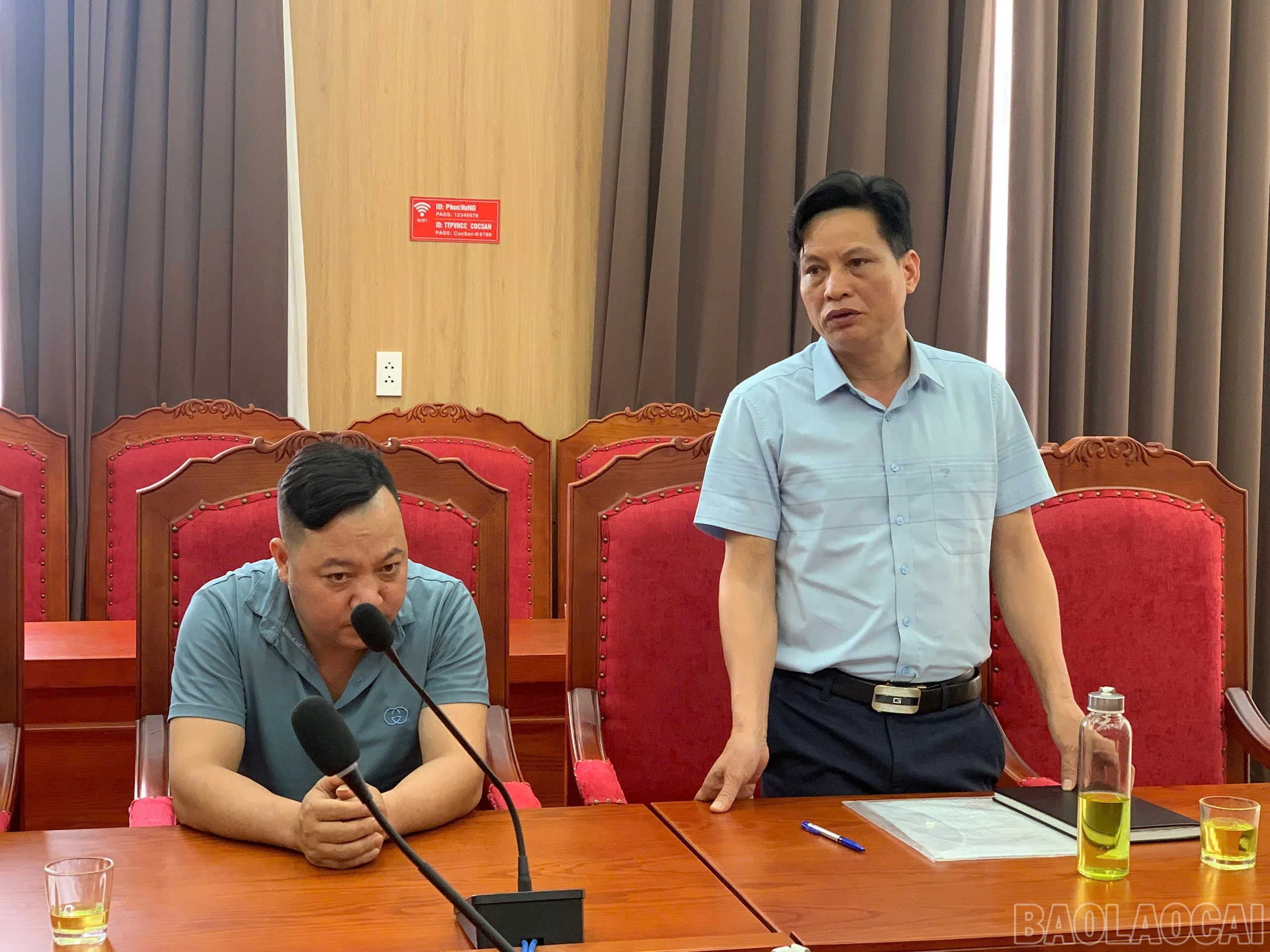 Các đại biểu phát biểu tại cuộc họp.