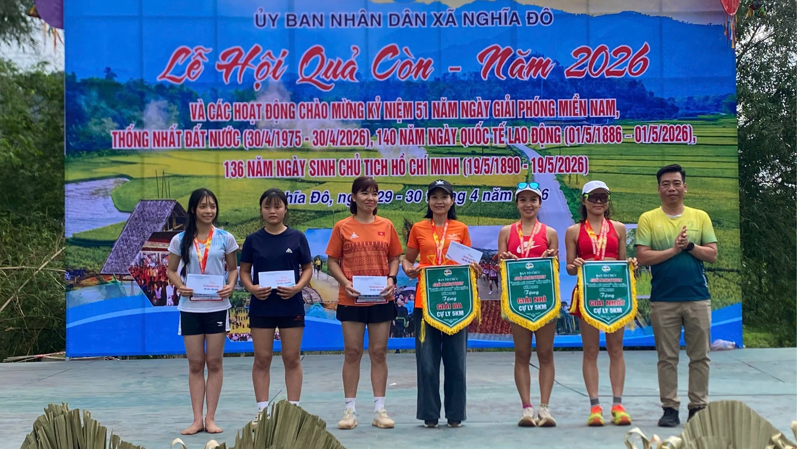trao-giai-noi-dung-5km-nu-716.jpg