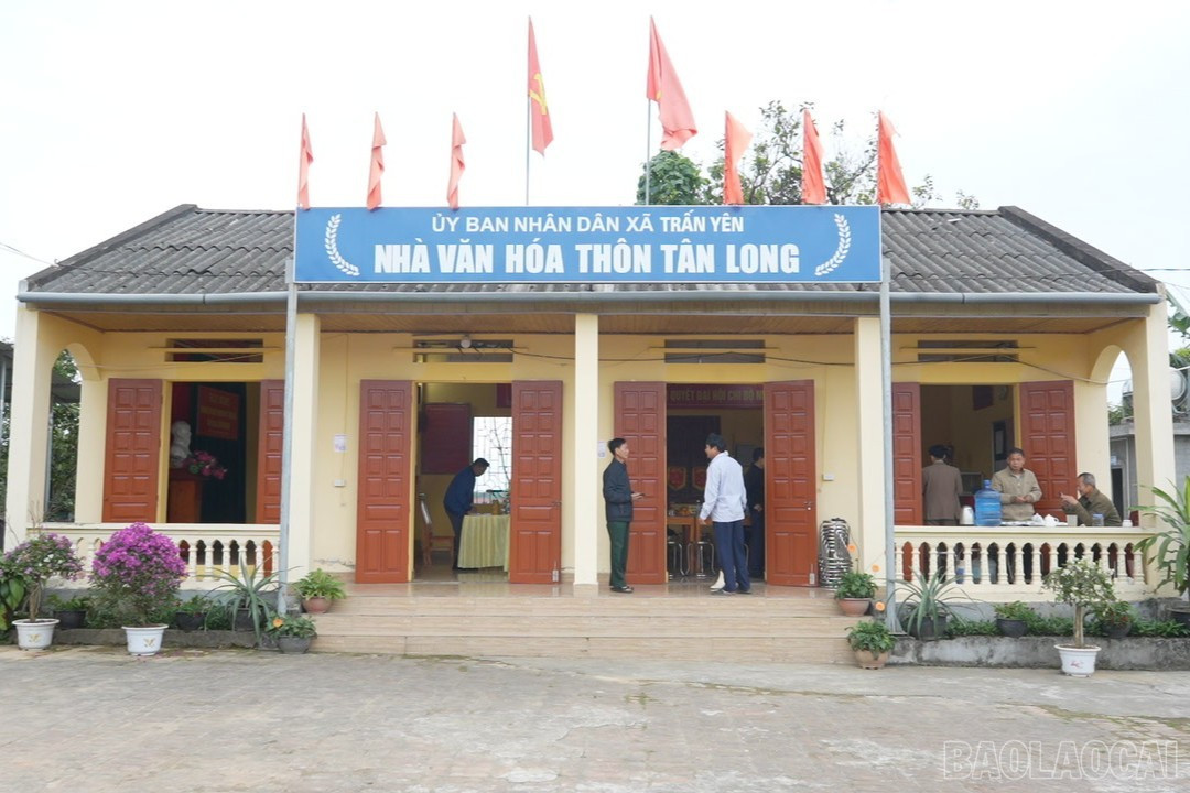 baolaocai-br_nha-van-hoa-noi-sinh-hoat-cong-dong-cua-110-ho-tan-long.jpg