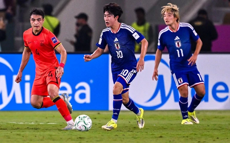 U23 Trung Quốc bất lực trước sức mạnh vượt trội của U23 Nhật Bản. (Ảnh: AFC)