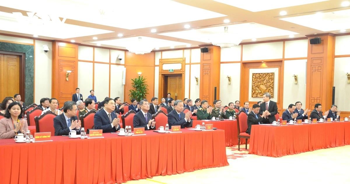 Toàn cảnh hội nghị.