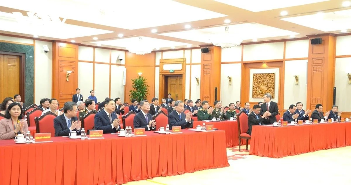 Toàn cảnh hội nghị.