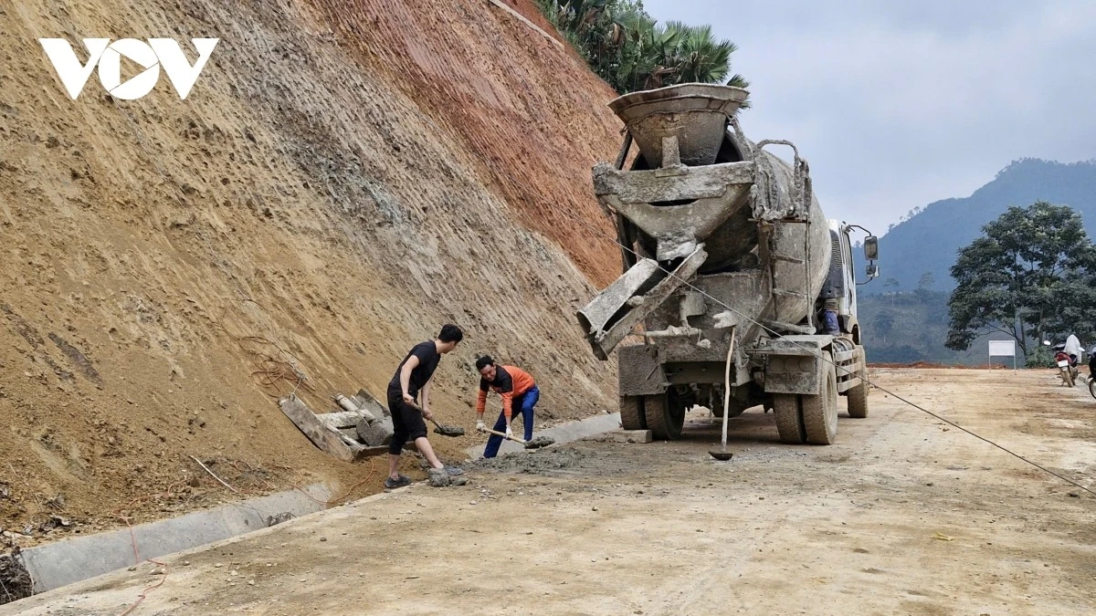 Những ngày cận Tết, công trình vẫn rộn ràng tiếng máy, tiếng công nhân để kịp hoàn thiện toàn bộ các hạng mục trước Tết Nguyên đán.