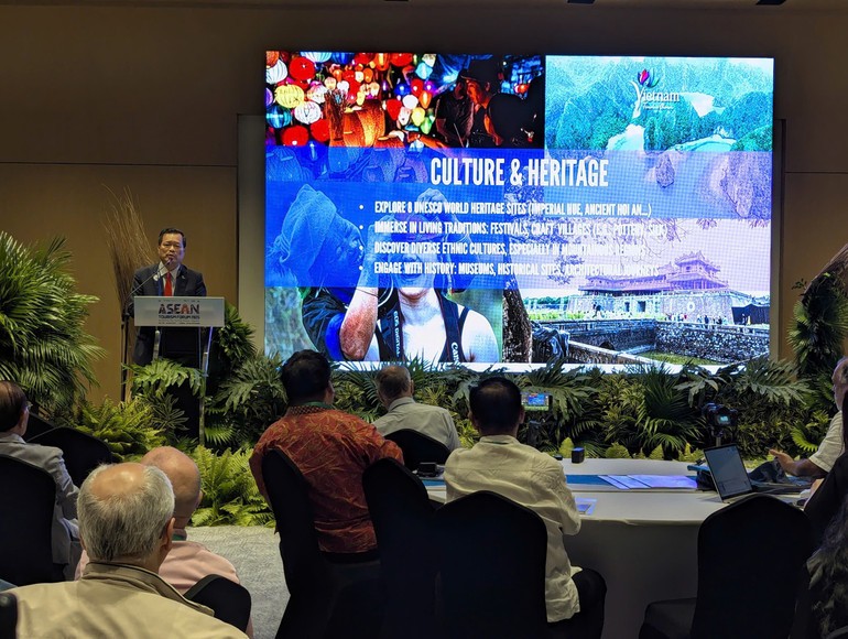 Họp báo giới thiệu về du lịch Việt Nam thu hút sự quan tâm của du khách và các cơ quan báo chí quốc tế.