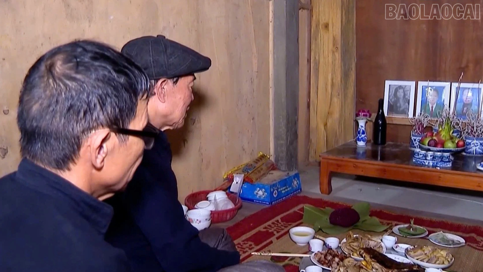 baolaocai-tr_nghi-le-cung-ong-ba-to-tien-trong-ngay-tet-xip-xi-the-hien-long-tuong-nho-tri-an-nguon-coi-va-dao-ly-uong-nuoc-nho-nguon-3317.jpg